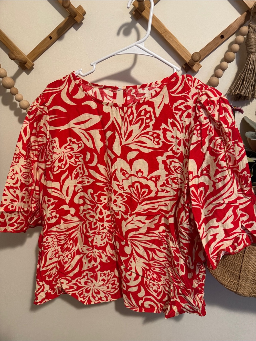 SHEIN Red and Cream Floral Puff-Sleeve Blouse